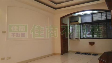 【公寓】景華公園旁邊間二樓 1398萬 北市文山區景興路